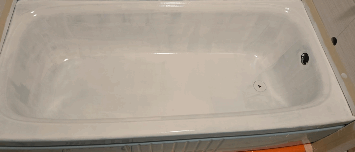 view of bathtub after reglazing