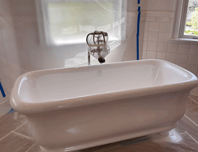 Clawfoot tub