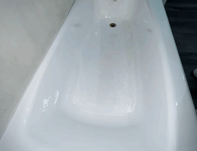 Vertical view of reglazed tub.