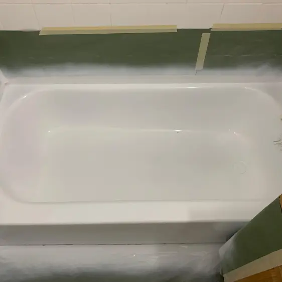 professional-bathtub-reglazing-service Shiny